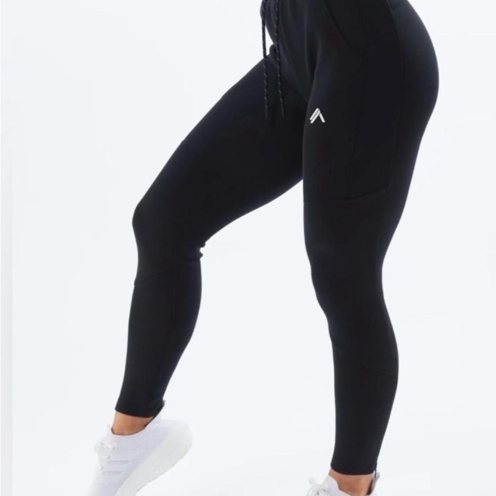 Alphalete ELMTS Black Jogger